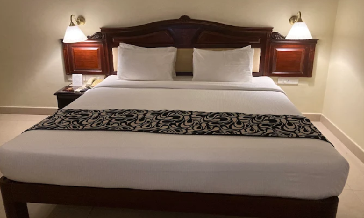 1 x DELUXE ROOM
